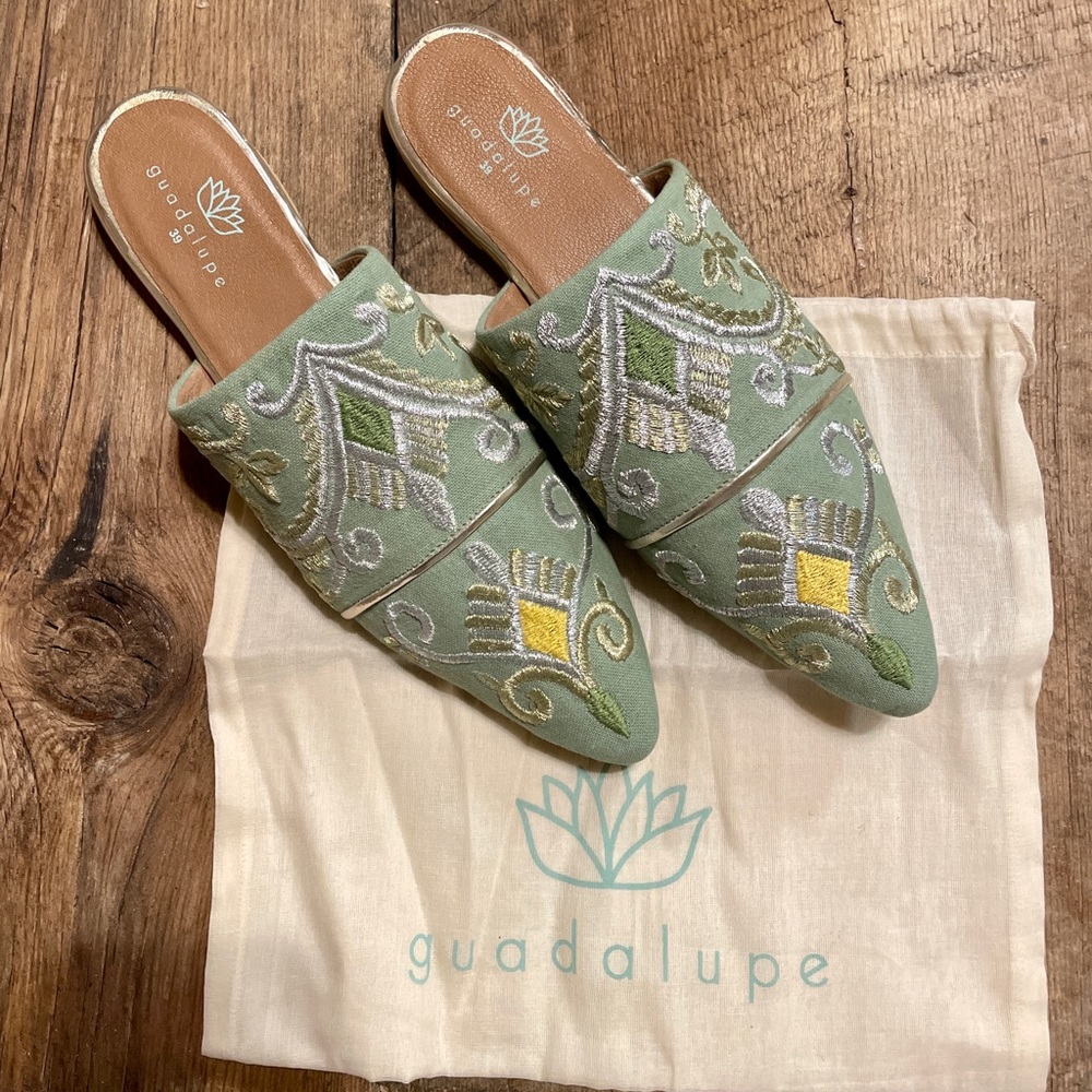 Embroidered Anthropologie Flats Sz 39 NEW